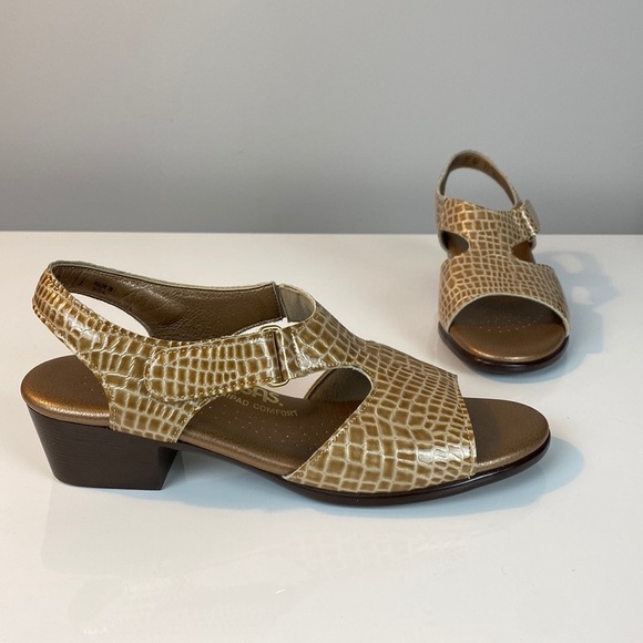 SAS Shoes - SAS Suntimer Heel Strap Sandal in Beige Croc Color Size 7S(slim)
